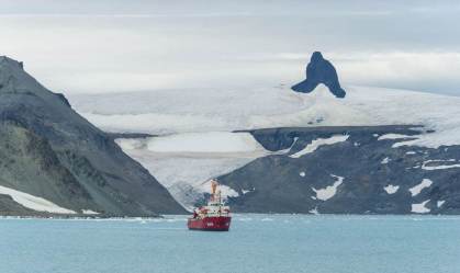 Admiralty Bay na ilha  King George, Antártica