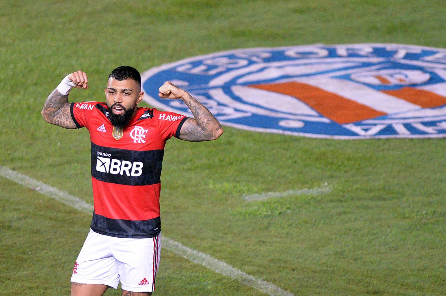 Gabriel Barbosa, do Flamengo, comemora seu gol durante partida contra o Bahia Gabriel Barbosa, do Flamengo, comemora seu gol durante partida contra o Bahia