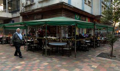 Confiança de serviços no Brasil recua em outubro, segundo FGV