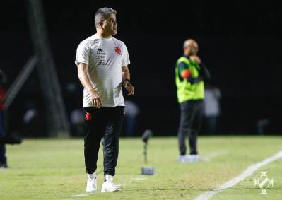 Ex-técnico do Vasco Marcelo Cabo