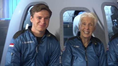 Oliver Daemen e Wally Funk, que viajarão com Blue Origin ao espaço