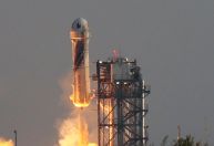 Elon Musk e Jeff Bezos já estão brigando por causa da lua; entenda