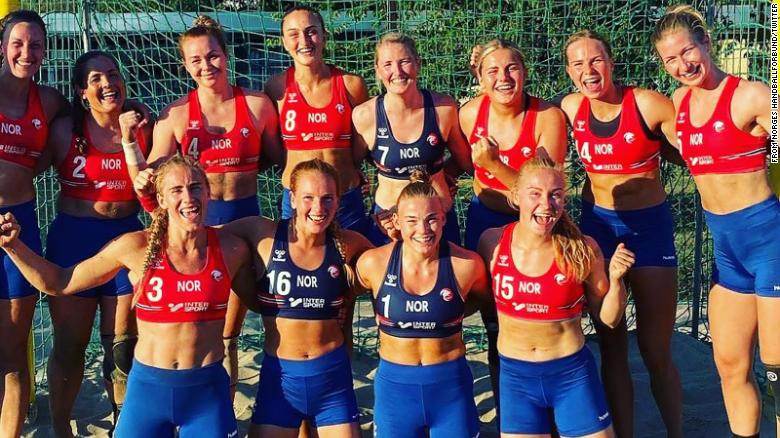Time feminino de handebol de praia da Noruega