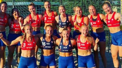 Time feminino de handebol de praia da Noruega
