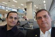 Ex-assessor de Bolsonaro Tércio Arnaud teve celular apreendido em casa de ex-presidente
