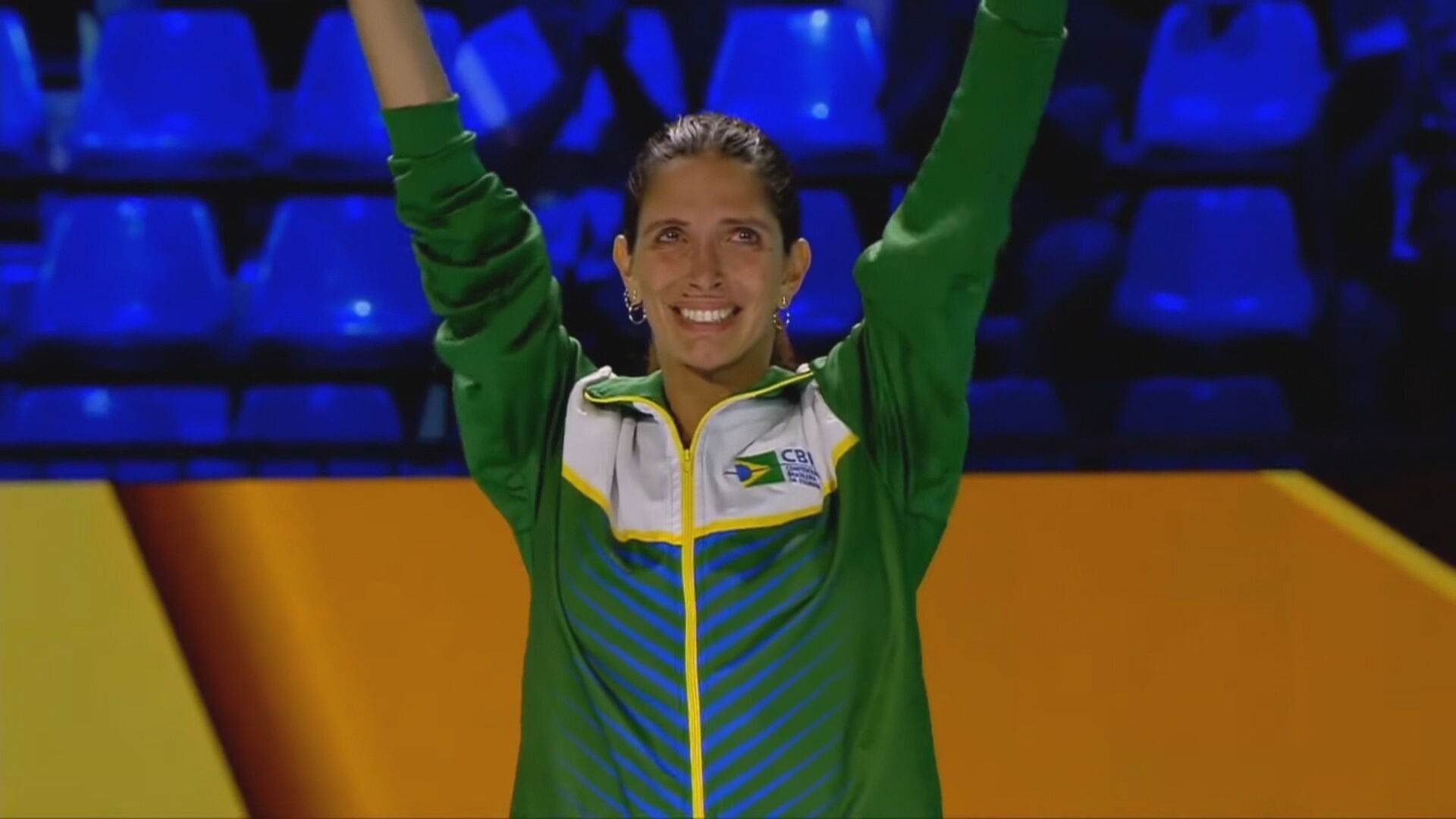 Esgrimista brasileira Nathalie Moellhausen, comemora seu título mundial em 2019 Esgrimista brasileira Nathalie Moellhausen, comemora seu título mundial em 2019