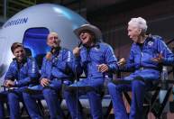 Bezos agradece empregados e clientes por viagem ao espaço: ‘vocês que pagaram’