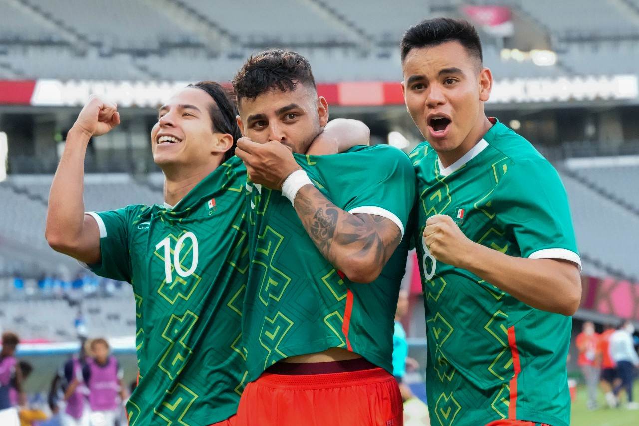 Vega comemora gol que abriu goleada do México sobre a França em Tóquio Vega comemora gol que abriu goleada do México sobre a França em Tóquio