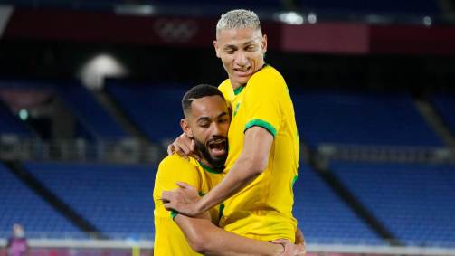 Richarlison comemora 3º gol do Brasil contra Alemanha na estreia em Tóquio