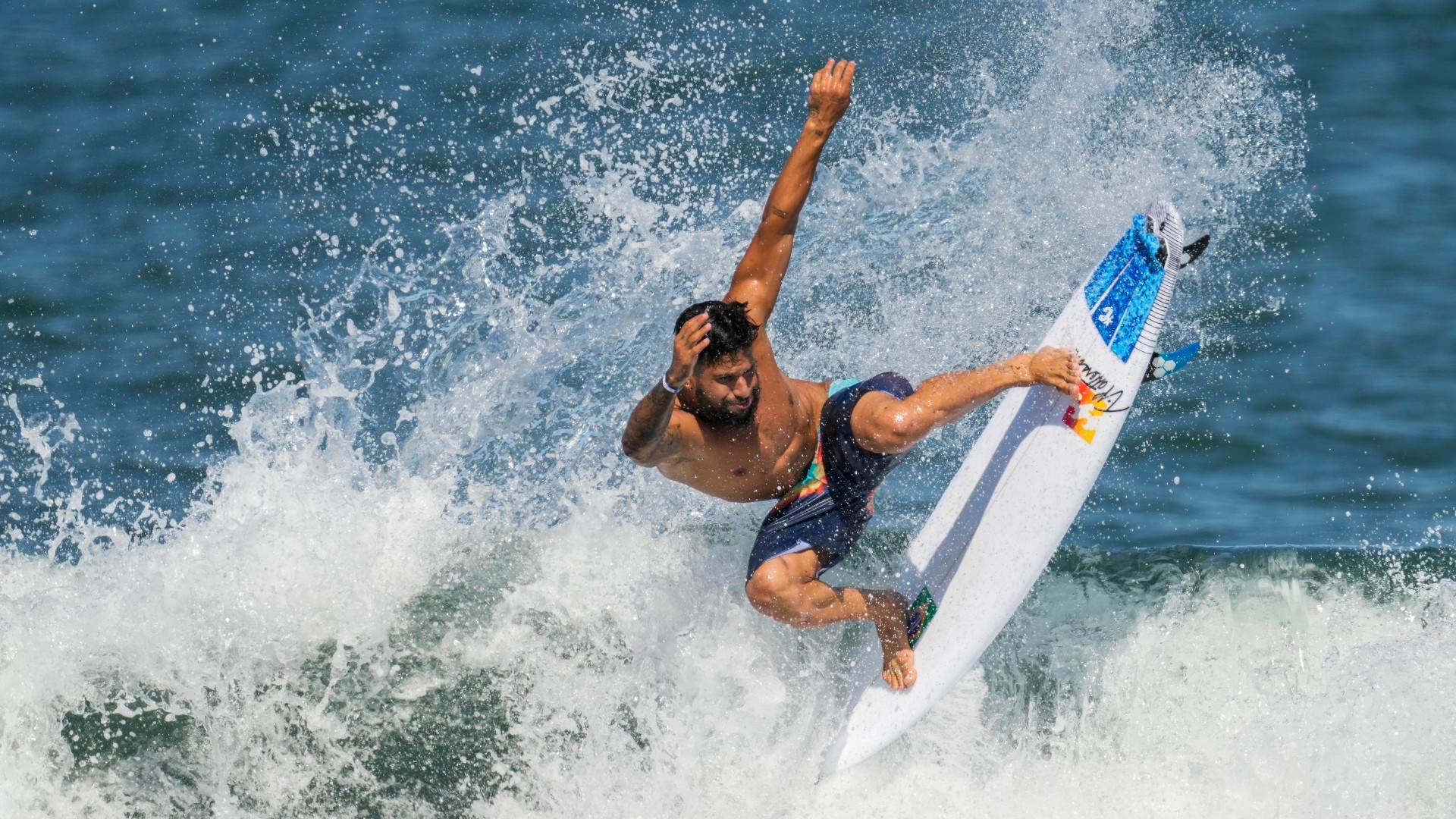 O surfista brasileiro Ítalo Ferreira treina as Olimpíadas de Tóquio O surfista brasileiro Ítalo Ferreira treina as Olimpíadas de Tóquio