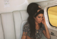Dez anos sem Amy Winehouse: a ‘retrofuturista’ inesquecível