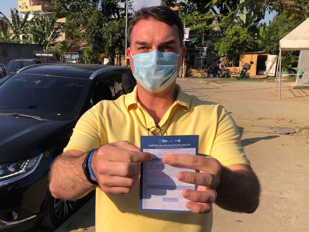 Flavio Bolsonaro vacinação