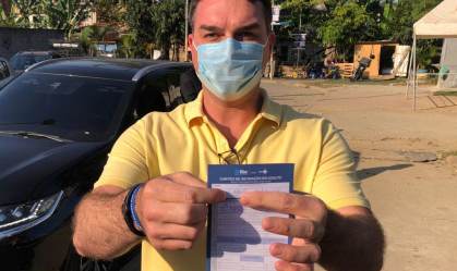 Flavio Bolsonaro vacinação