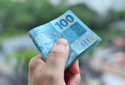 Dinheiro / reais