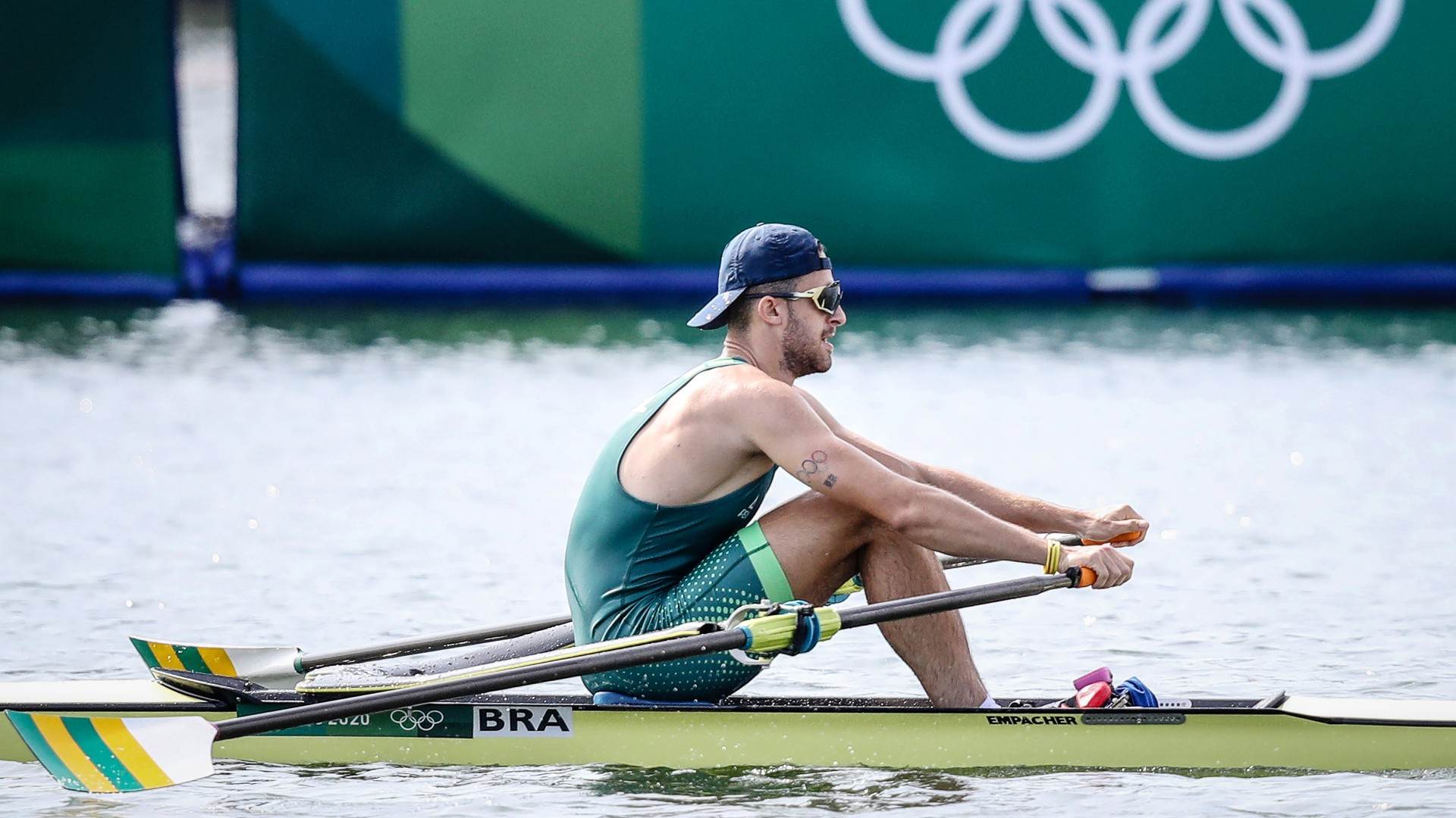 Lucas Verthein, representante brasileiro do remo nas Olimpíadas, em ação nas eli