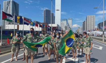 Olimpíadas de 2020: Delegação brasileira faz desfile simbólico no Japão
