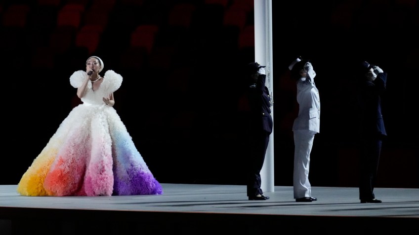 A cantora Misia se apresenta em Tóquio durante hasteamento da bandeira japonesa / Ashley Landis