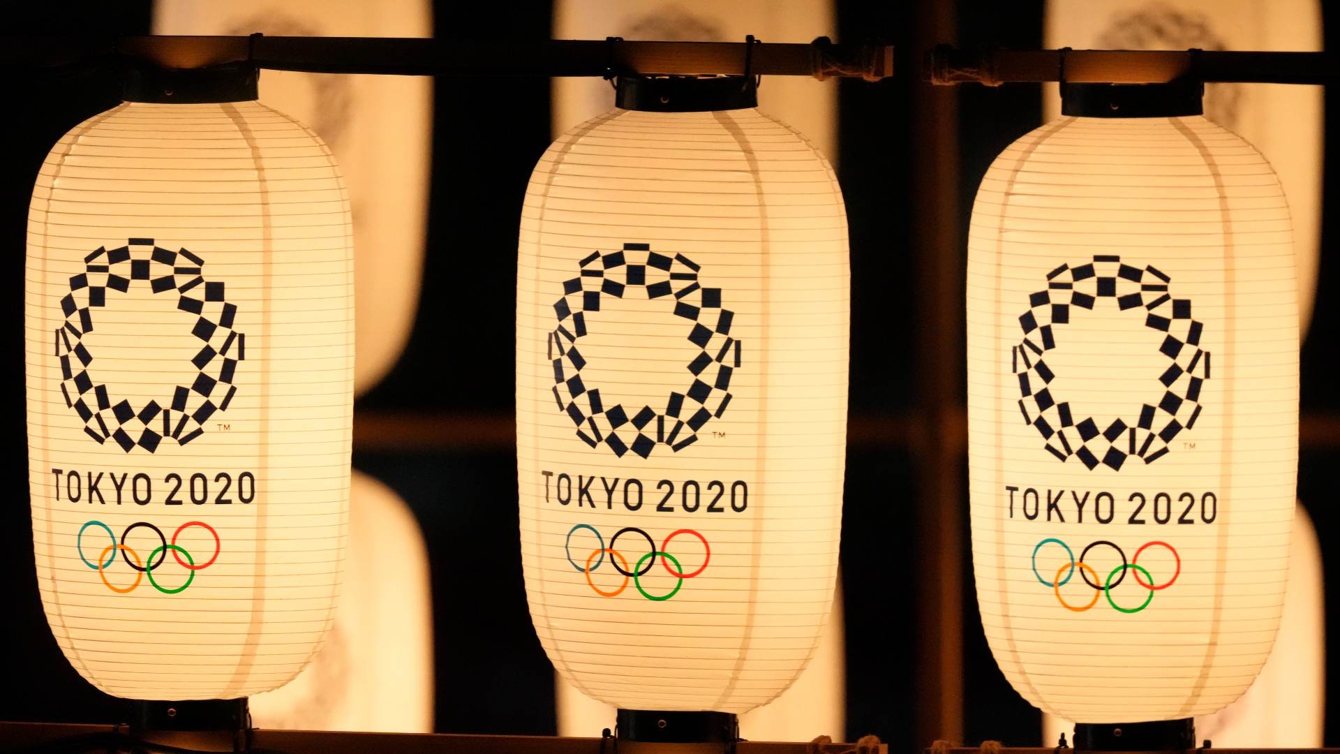 Laternas com o logo das Olimpíadas iluminam a cerimônia de abertura dos Jogos Laternas com o logo das Olimpíadas iluminam a cerimônia de abertura dos Jogos