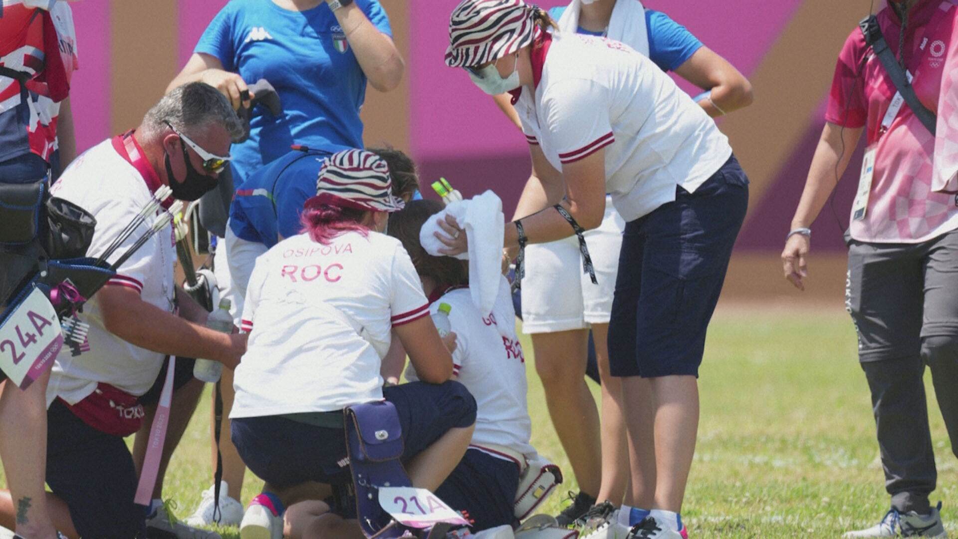 Arqueira russa Svetlana Gomboeva desmaia por causa do calor durante prova Arqueira russa Svetlana Gomboeva desmaia por causa do calor durante prova
