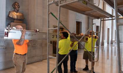 Trabalhadores no Capitólio do Tennessee