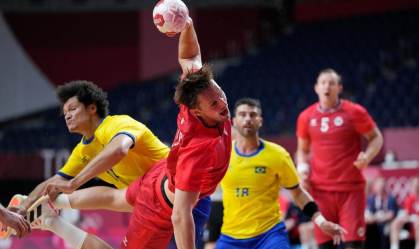 Seleção masculina de handebol perde de virada para a Noruega na estreia olímpica