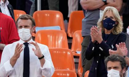 Macron e Jill Biden assistem EUA derrotarem França no basquete 3x3 feminino
