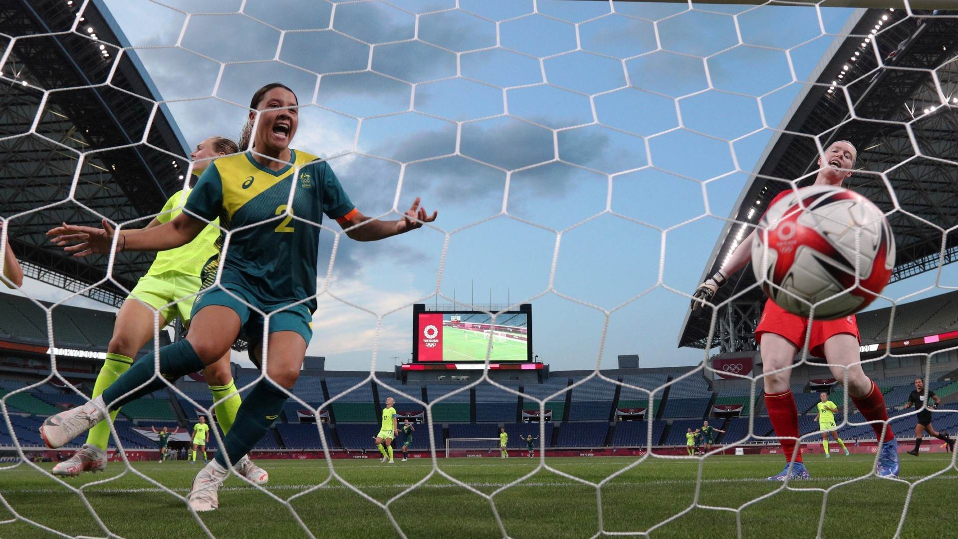 Sam Kerr fez 2 gols, mas desperdiçou pênalti em derrota da Austrália para Suécia Sam Kerr fez 2 gols, mas desperdiçou pênalti em derrota da Austrália para Suécia
