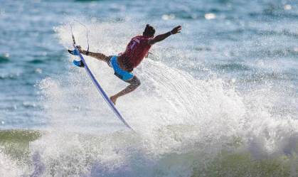 Ítalo Ferreira passa em primeiro na sua bateria e confirma favoritismo no surfe