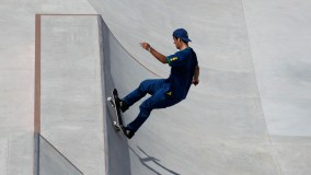 Kelvin Hoefler, brasileiro do skate, em ação nas Olimpíadas 2020