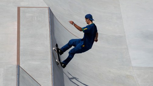 Kelvin Hoefler, brasileiro do skate, em ação nas Olimpíadas 2020