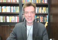 É difícil encontrar solução a curto prazo para falta de chips, diz especialista