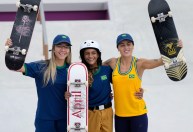 Letícia Bufoni compra "briga" de Rayssa Leal sobre acompanhamento na Vila Olímpica