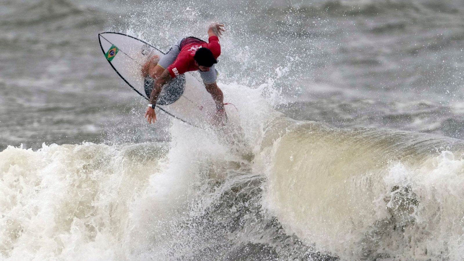 Gabriel Medina surfa onda em Tsurigasaki Gabriel Medina surfa onda em Tsurigasaki