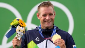 Benjamin Savsek, da Eslovênia, levou o ouro na canoagem slalom masculina