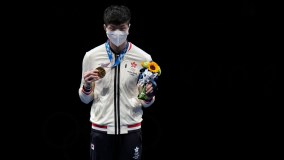 Ka Long Cheung, de Hong Kong, ouro na final individual masculina da esgrima