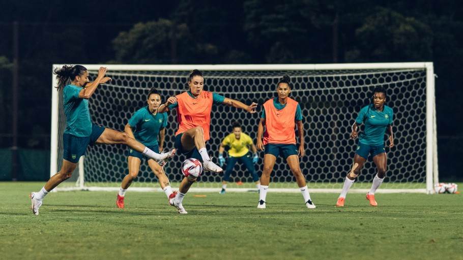 Seleção feminina de futebol treina no Japão antes da partida contra a Zâmbia Seleção feminina de futebol treina no Japão antes da partida contra a Zâmbia