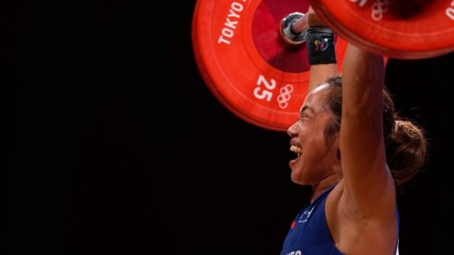 Hidilyn Diaz se tornou a primeira medalhista de ouro olímpica das Filipinas
