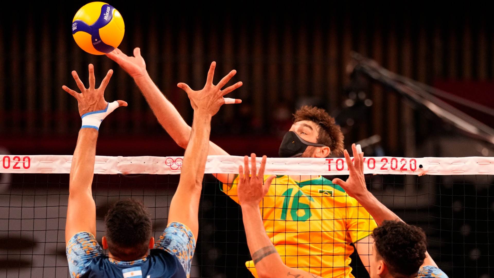 Brasil e Argentina fizeram partida equilibrada na segunda rodada do vôlei