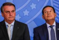 PT aciona PGR e pede investigação de Bolsonaro por telefonema a Mourão