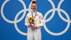 Nadadora americana Lydia Jacoby conquistou o ouro nos 100 metros costa feminino