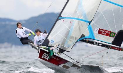 Vela: Falta de ventos adia regata da medalha de Martine e Kahena para terça