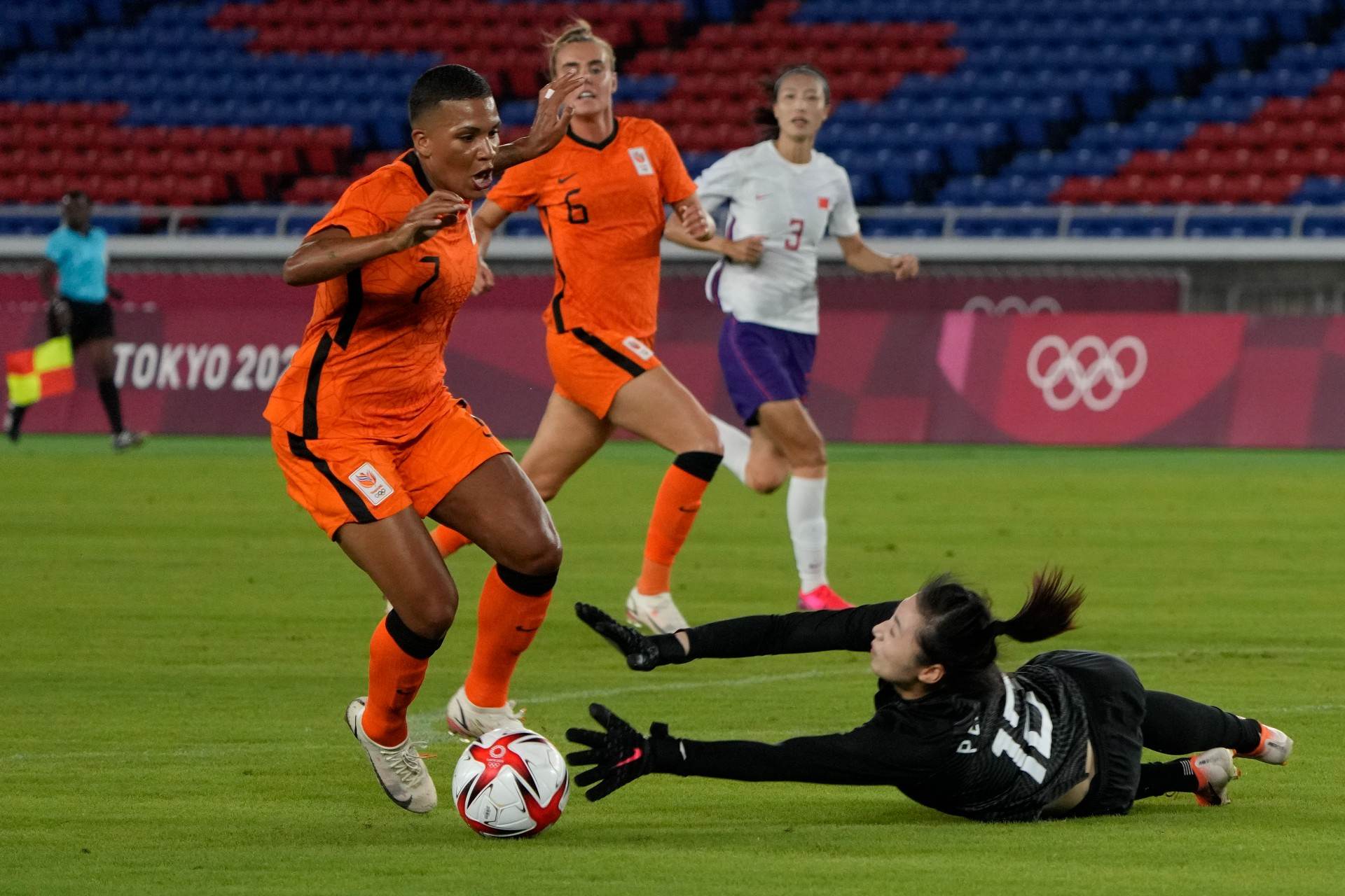 Holanda jogou com força total e atropelou a China: 8x2 Holanda jogou com força total e atropelou a China: 8x2