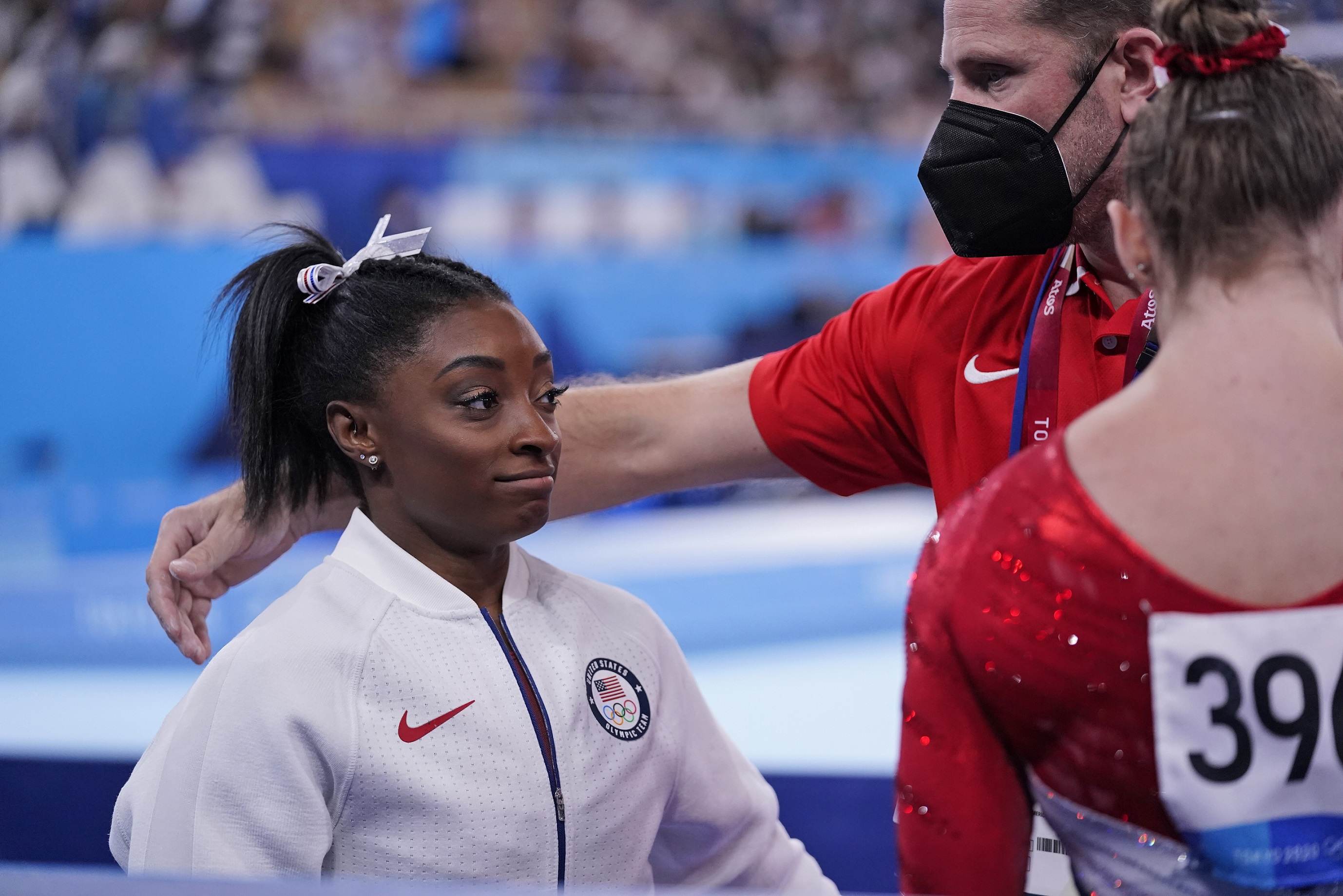 Simone Biles após sua desistência na ginástica por equipes Simone Biles após sua desistência na ginástica por equipes