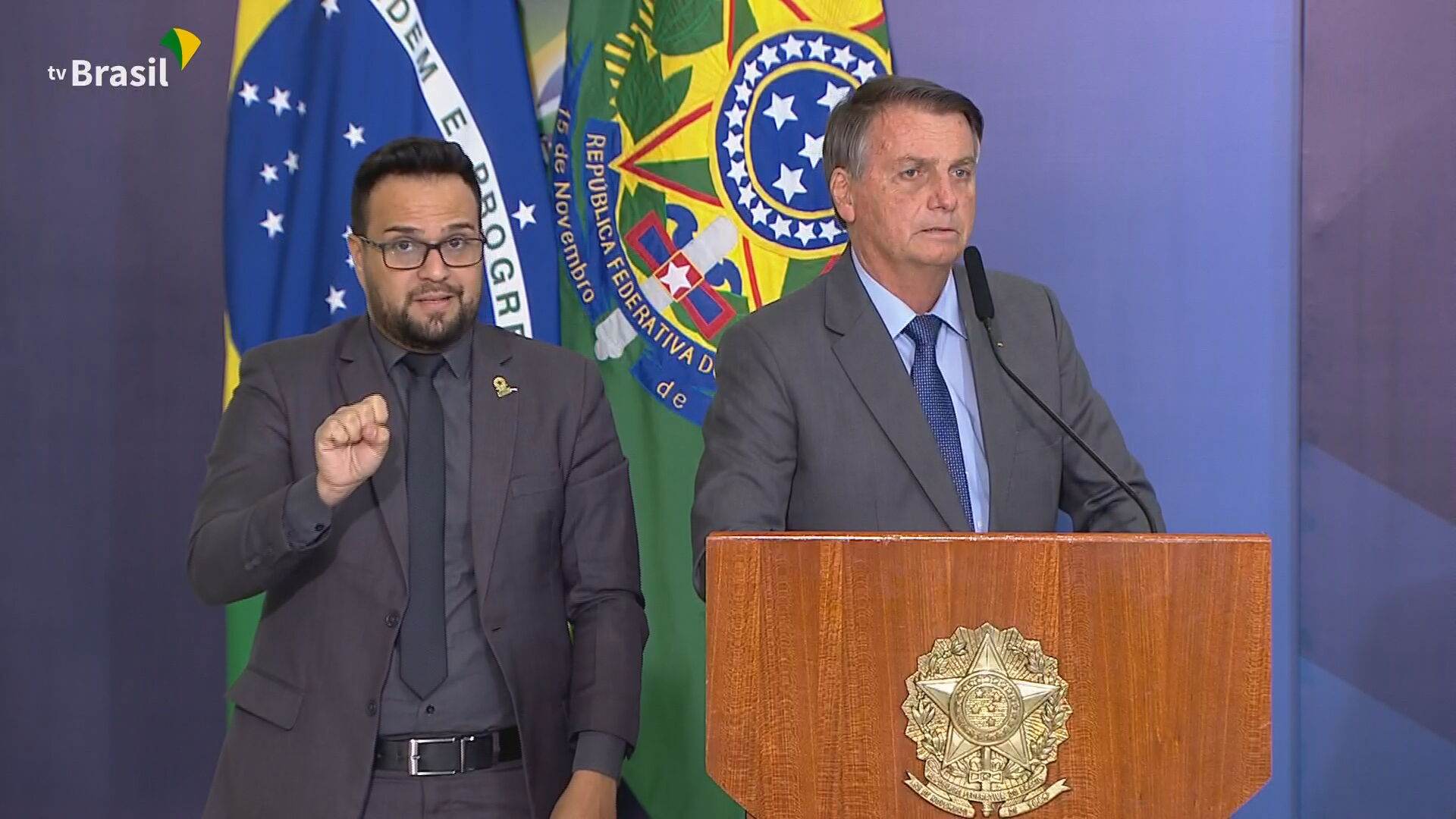 Presidente Jair Bolsonaro (sem partido) discursando em Brasília