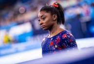 Biles e os ‘twisties’: Como o medo afeta a saúde mental e segurança das ginastas