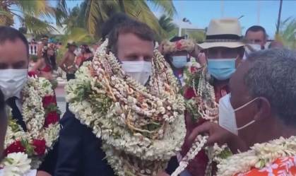 Emmanuel Macron, foi recebido com flores na Polinésia Francesa