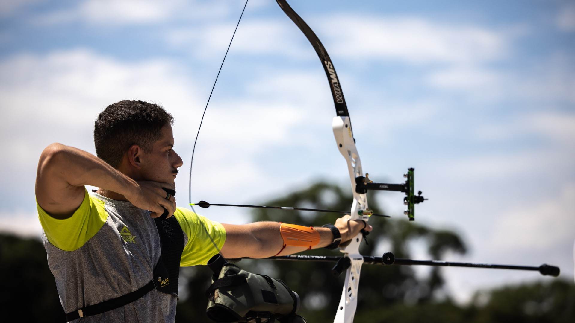 No tiro com arco, o brasileiro Marcus D’Almeida conseguiu um feito um histórico No tiro com arco, o brasileiro Marcus D’Almeida conseguiu um feito um histórico