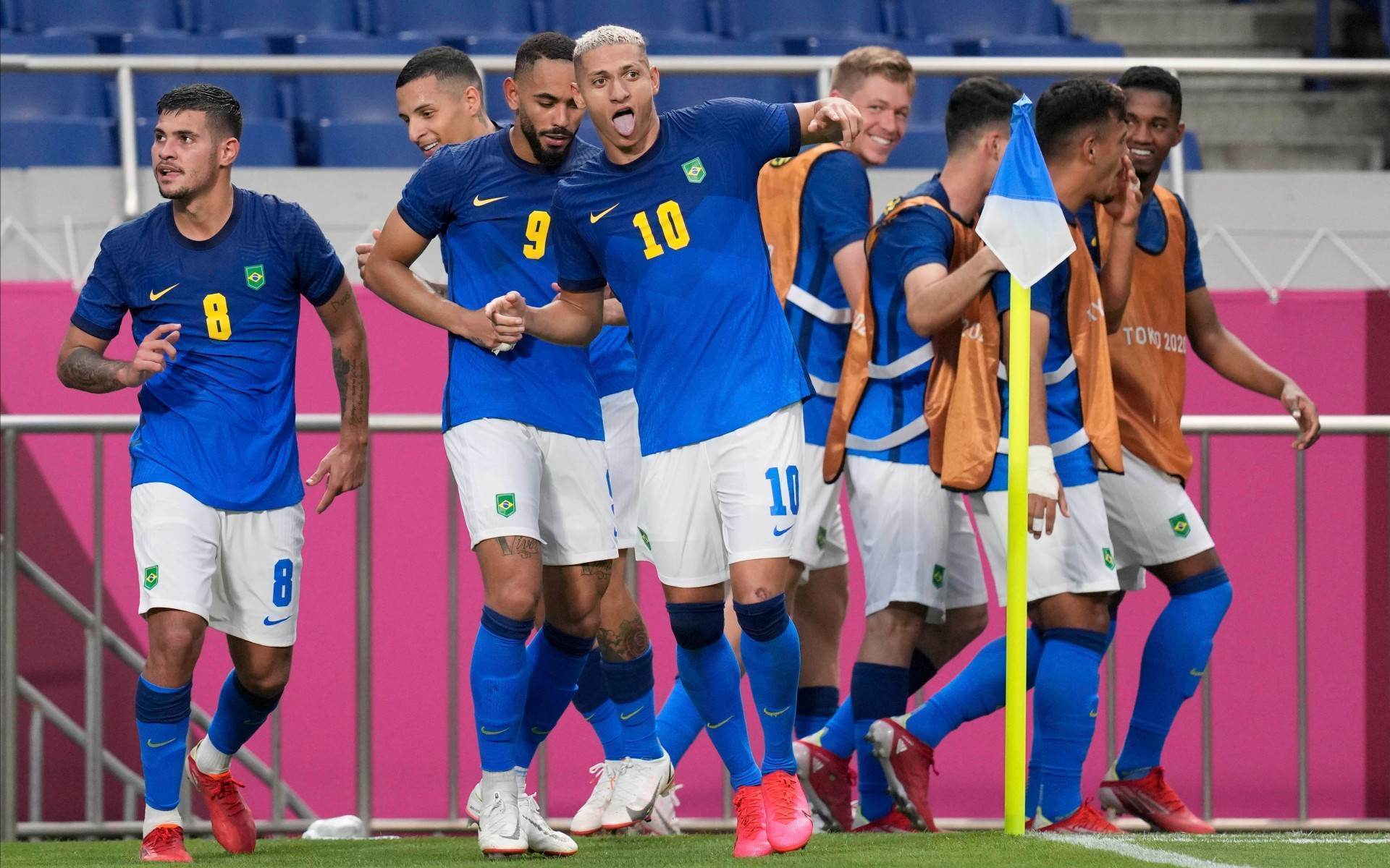Richarlison comemora um de seus gols na vitória contra a Arábia Saudita Richarlison comemora um de seus gols na vitória contra a Arábia Saudita
