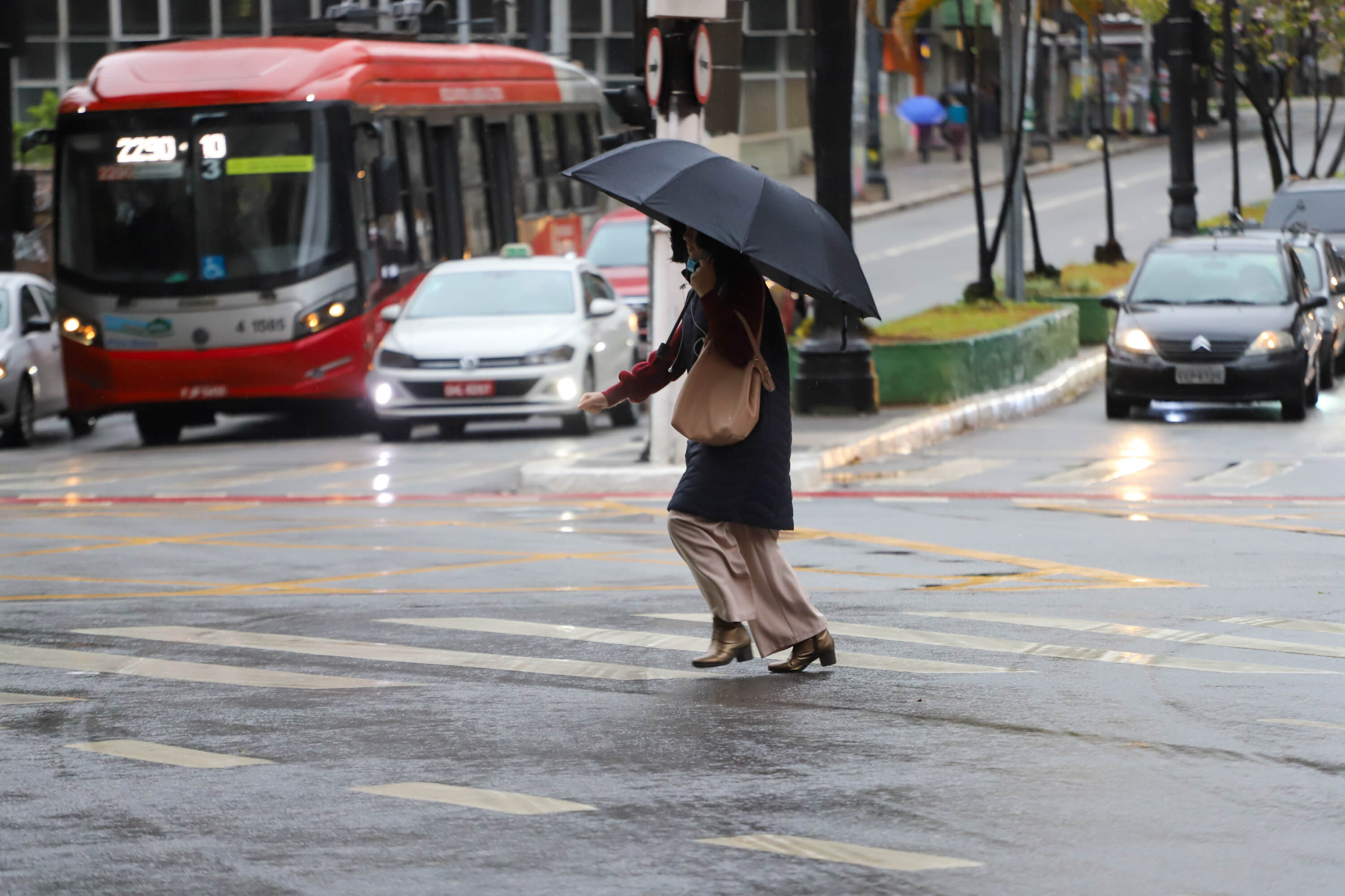 Quinta-feira é de chuva na cidade de São Paulo