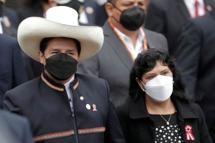 Pedro Castillo chega à posse